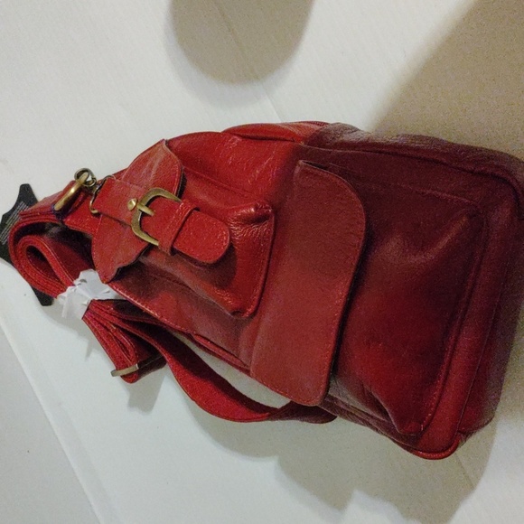NEW AMERIBAG Sling Bag Backpack Deep Red Pebbled Leather Multiple Pockets - Picture 3 of 7